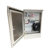 Armoire de rue en acier avec switch 8 ports L2 poe et alim et fonctions Smart livrée équipée