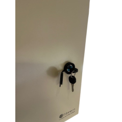 Armoire de rue en acier avec switch 8 ports L2 poe et alim et fonctions Smart livrée équipée